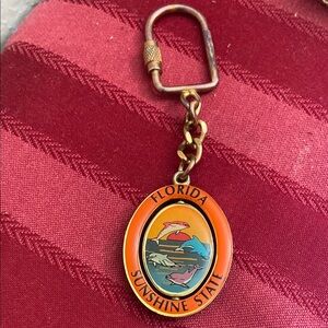 5/$10❤️❤️❤️Vintage 80s Florida Enameled Dolphins in Sunset Keychain